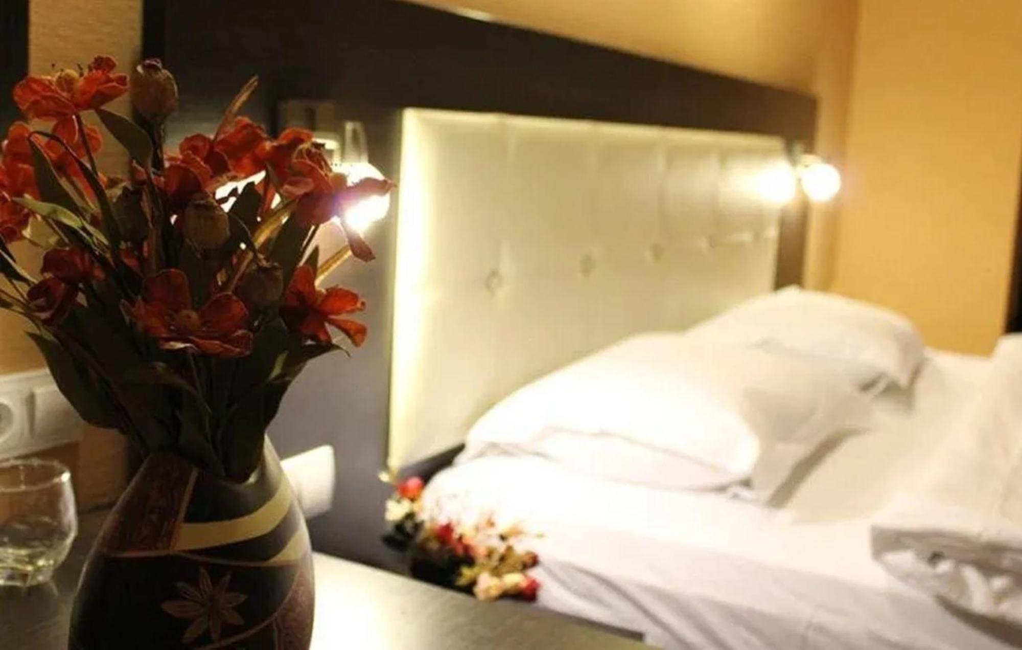 Green Tower Hotel Tbilisi Bagian luar foto