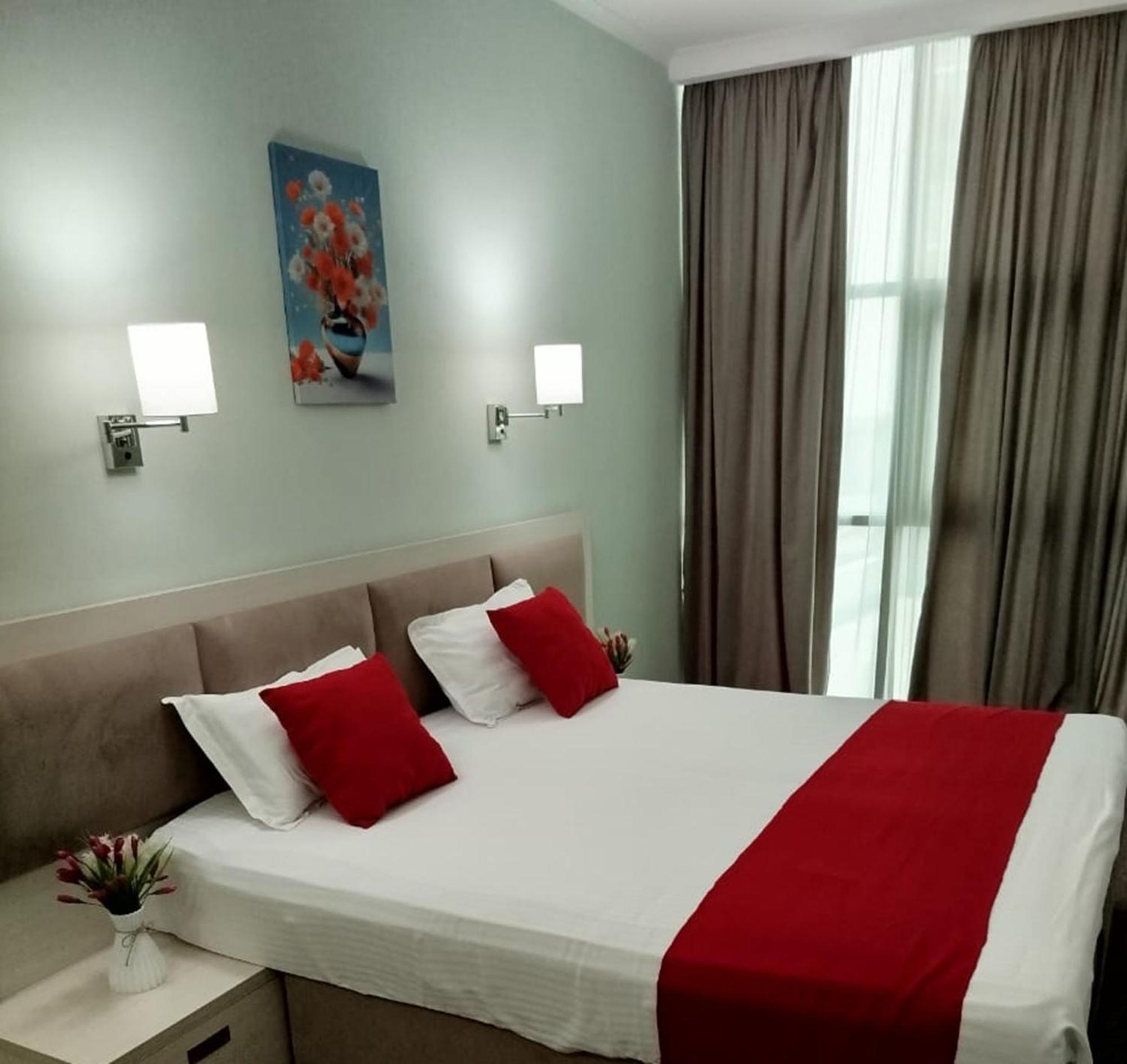 Green Tower Hotel Tbilisi Bagian luar foto