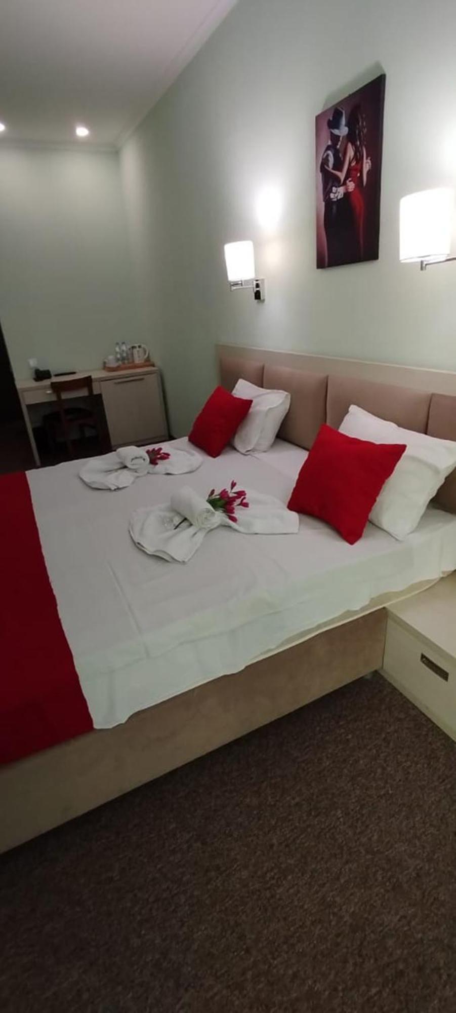 Green Tower Hotel Tbilisi Bagian luar foto